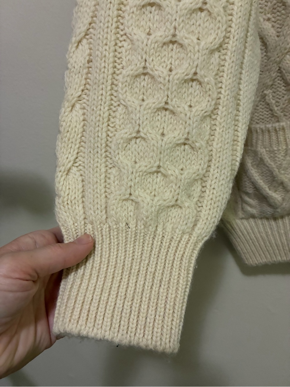 West Highland Woollens Cream Cable Knit Button-Front Sweater Cardigan large - Picture 3 of 8
